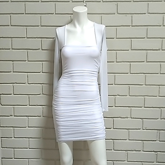 Fashion Nova Dresses & Skirts - Fashion Nova White Long Sleeve Ruched Party Dress. Size XS